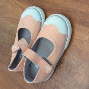 NWOT See Kai Run Mary Janes- toddler size 8